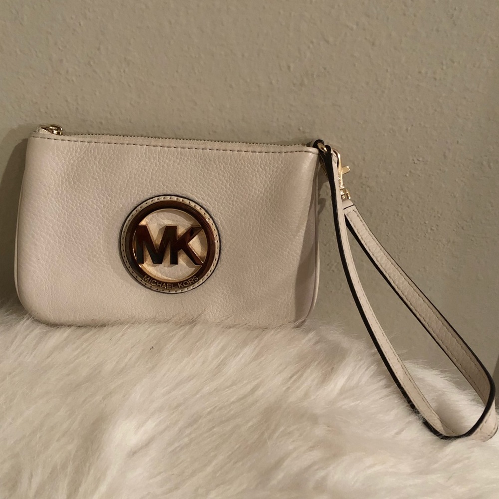 SALE ⚡️Cream Michael Kors Wristlet
